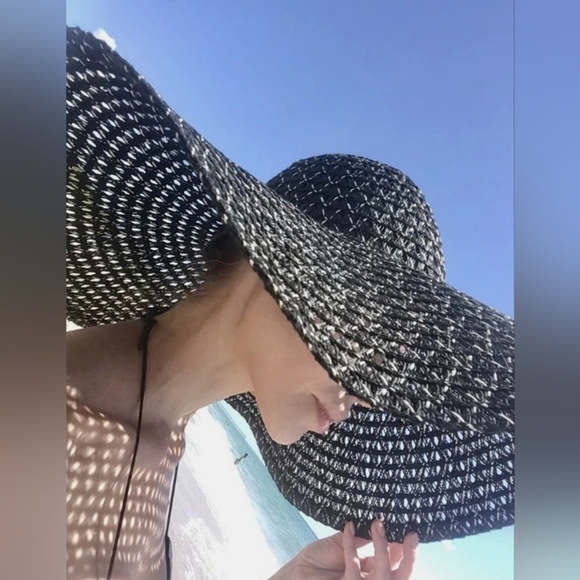 Zara Accessories - ZARA Black And Tan Woven Straw Sun Hat